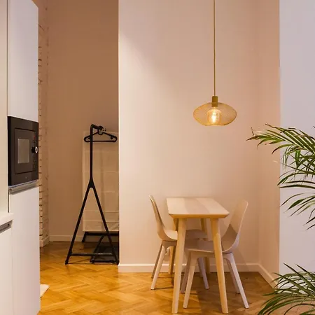 Sympatyczne Studio Z Palma Areka / A Nice Studio With Areka Palm Tree Łódź Exterior foto